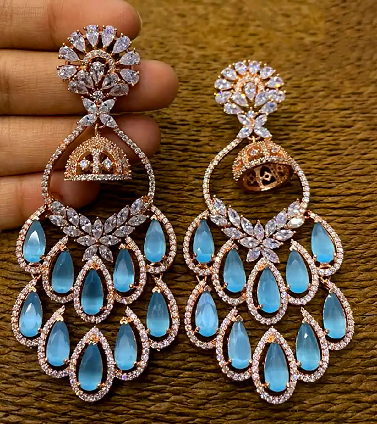 گوشواره اشکی نگین دار مجلسی 