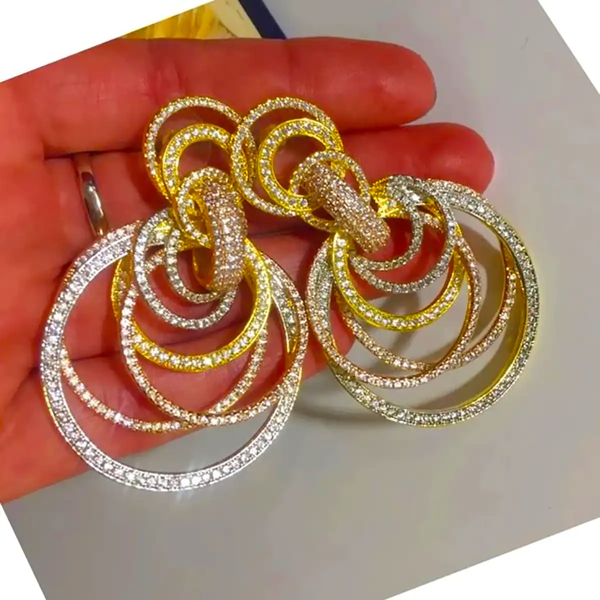 گوشواره درخشان و خاص دخترانه