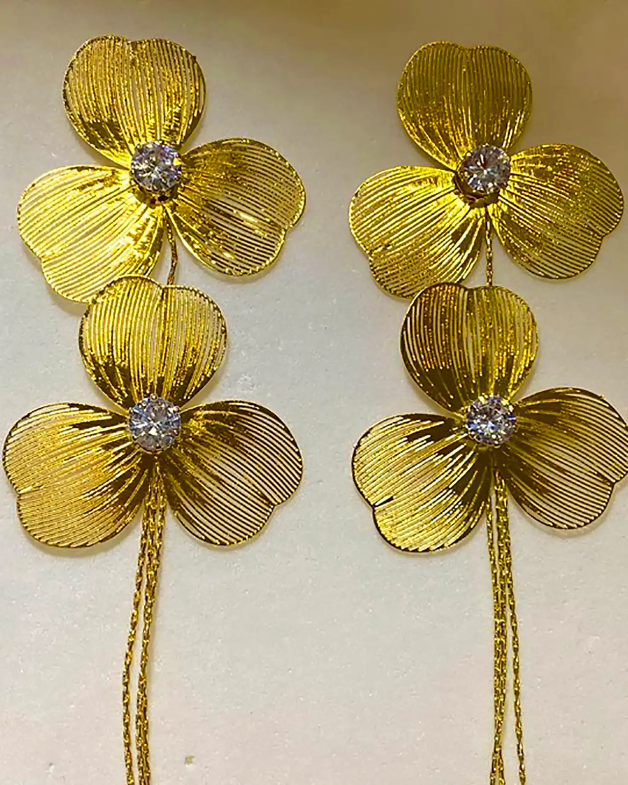 گوشواره حجمی گلبرگ 