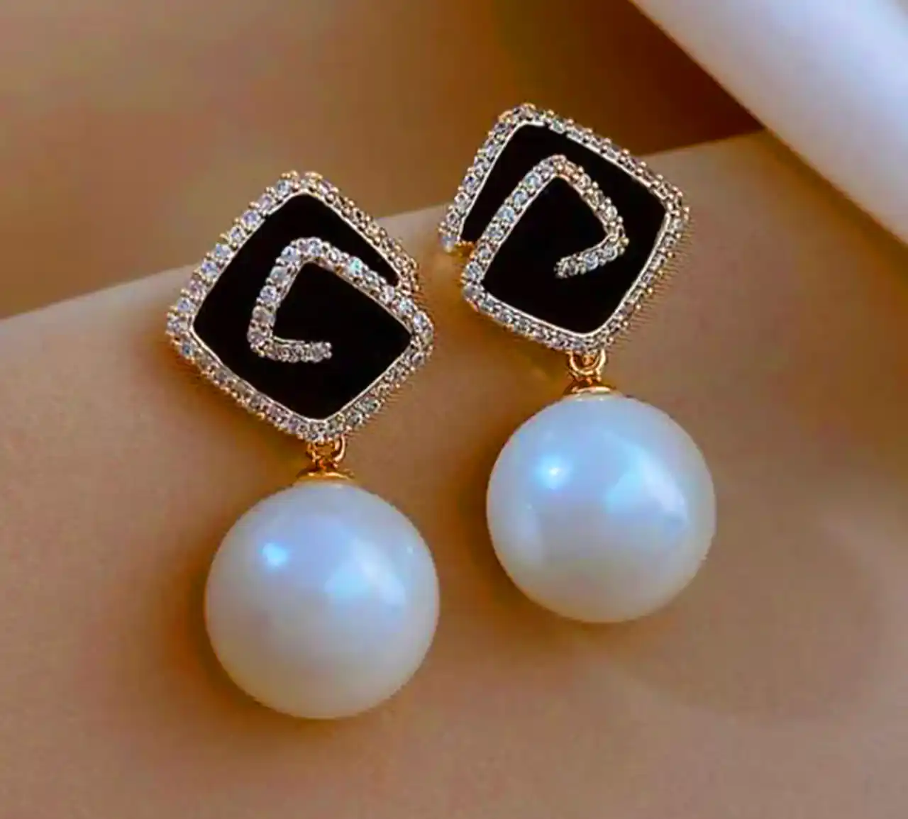 گوشواره هنری دستساز