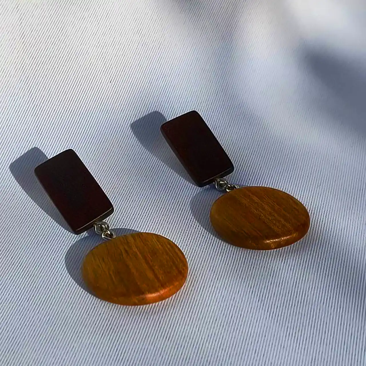 گوشواره مینیمال چوبی