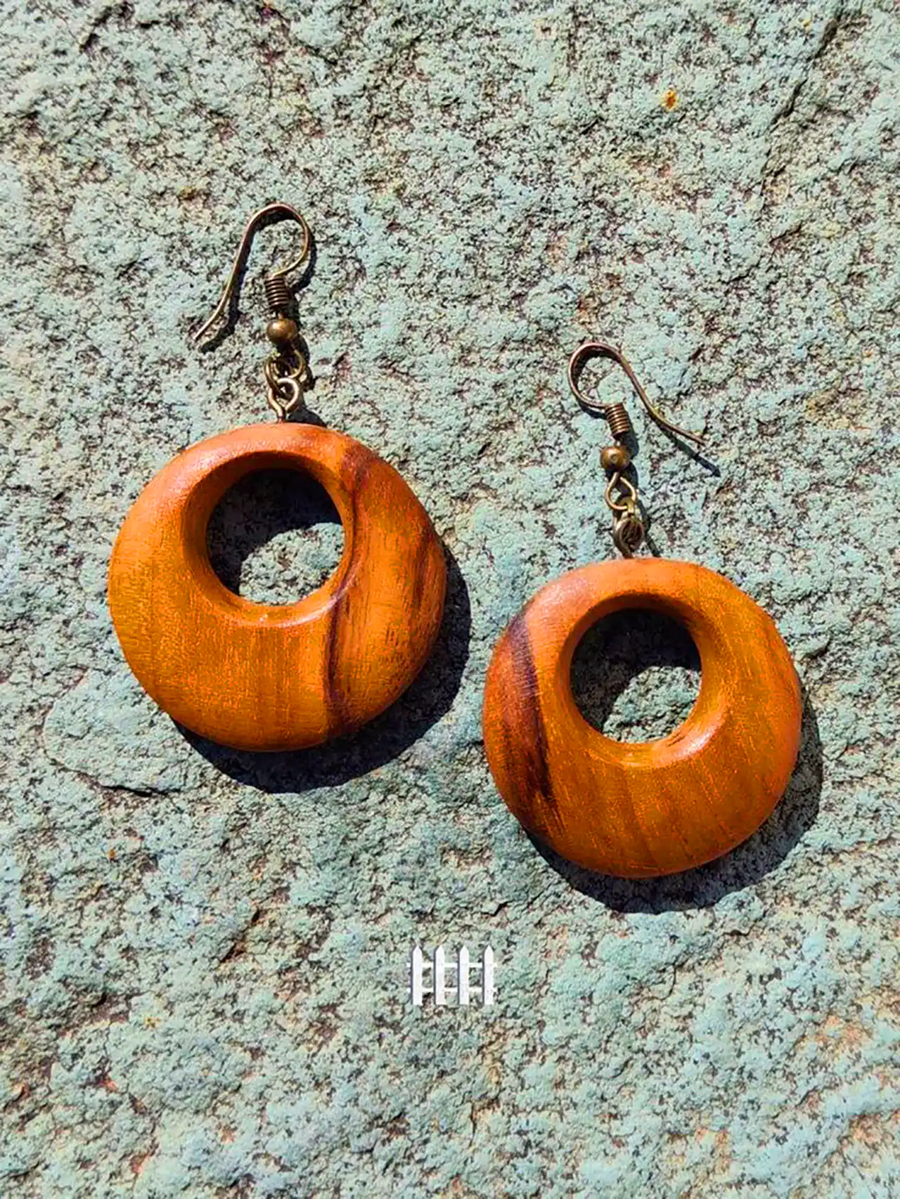 گوشواره مینیمال چوبی