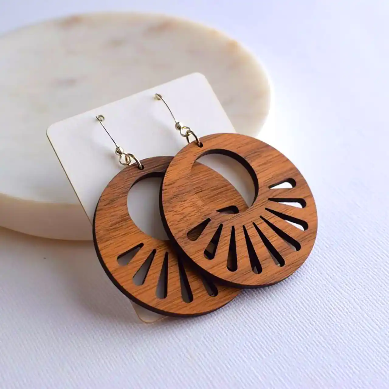 گوشواره مینیمال چوبی