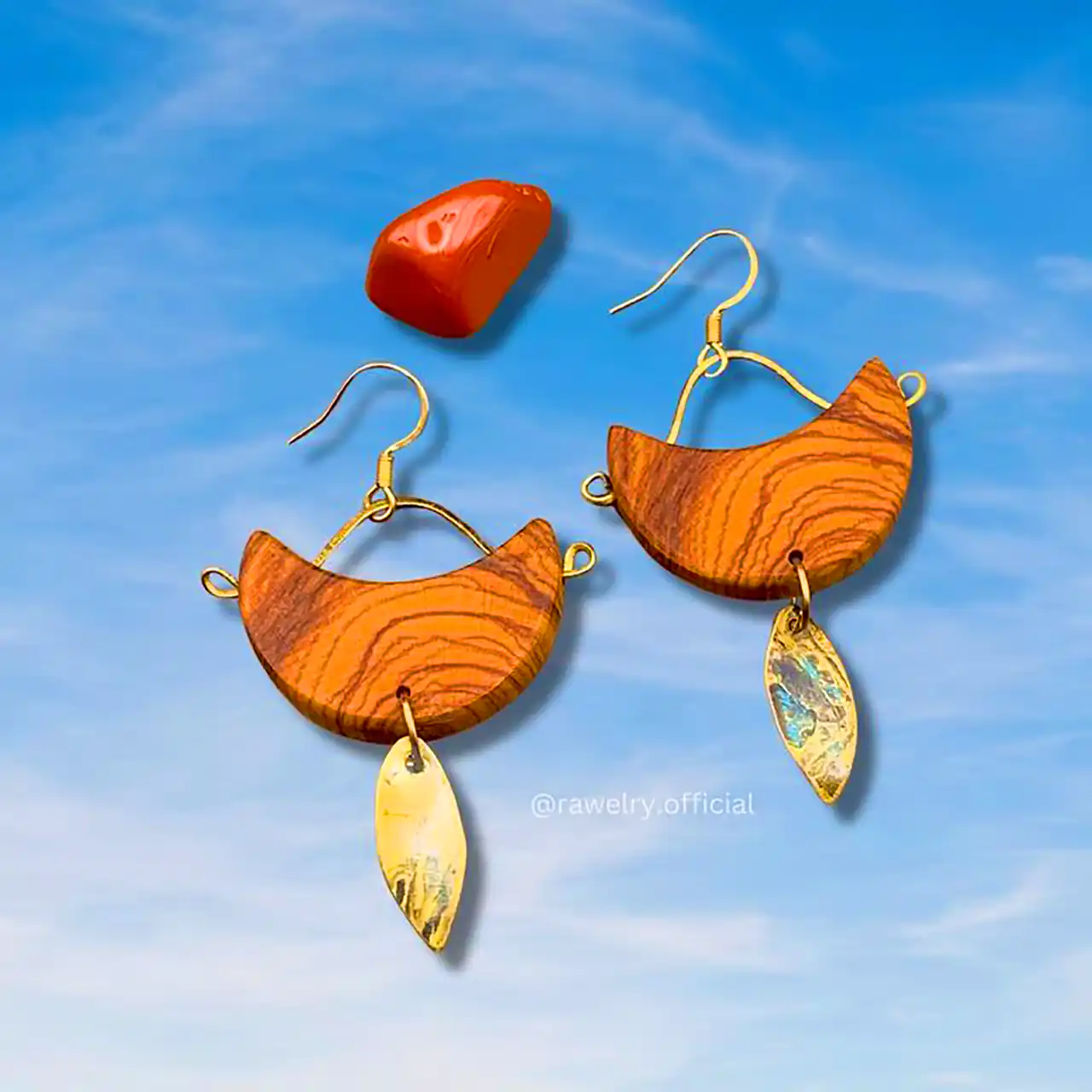 گوشواره مینیمال چوبی