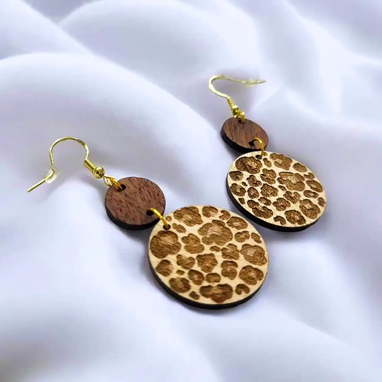 گوشواره مینیمال چوبی