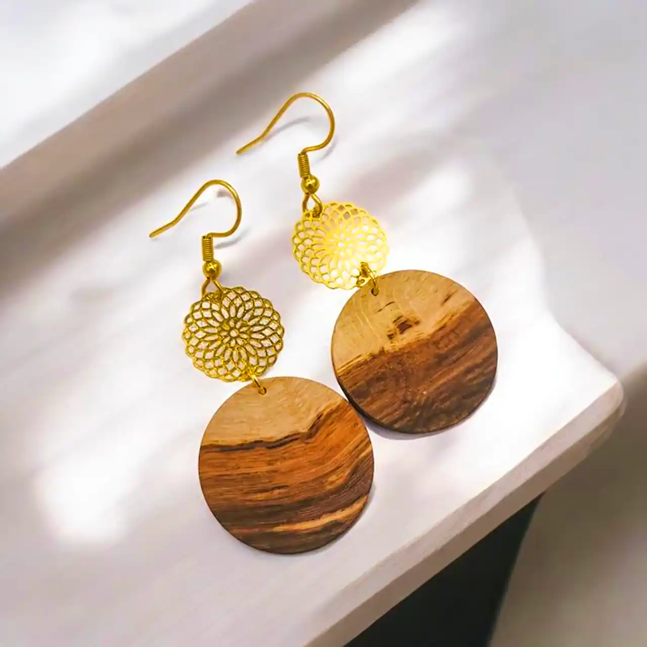 گوشواره مینیمال چوبی