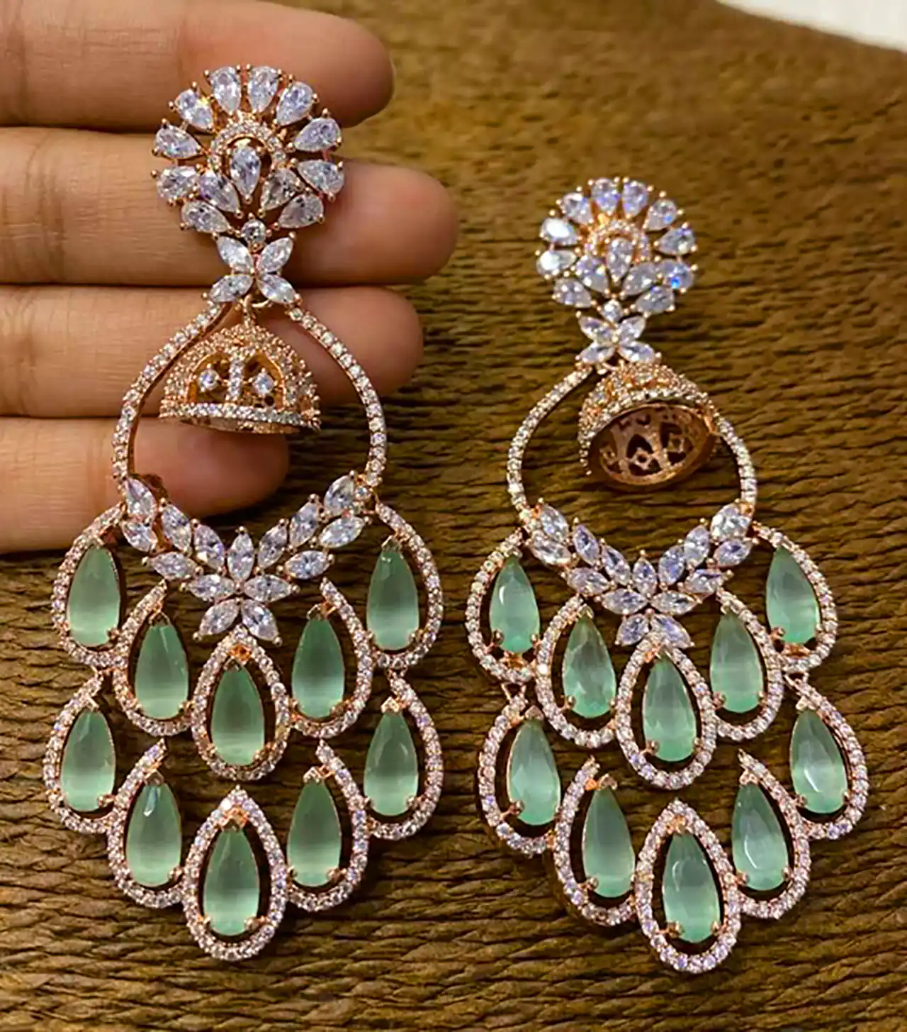 گوشواره جواهرنشان خاص 