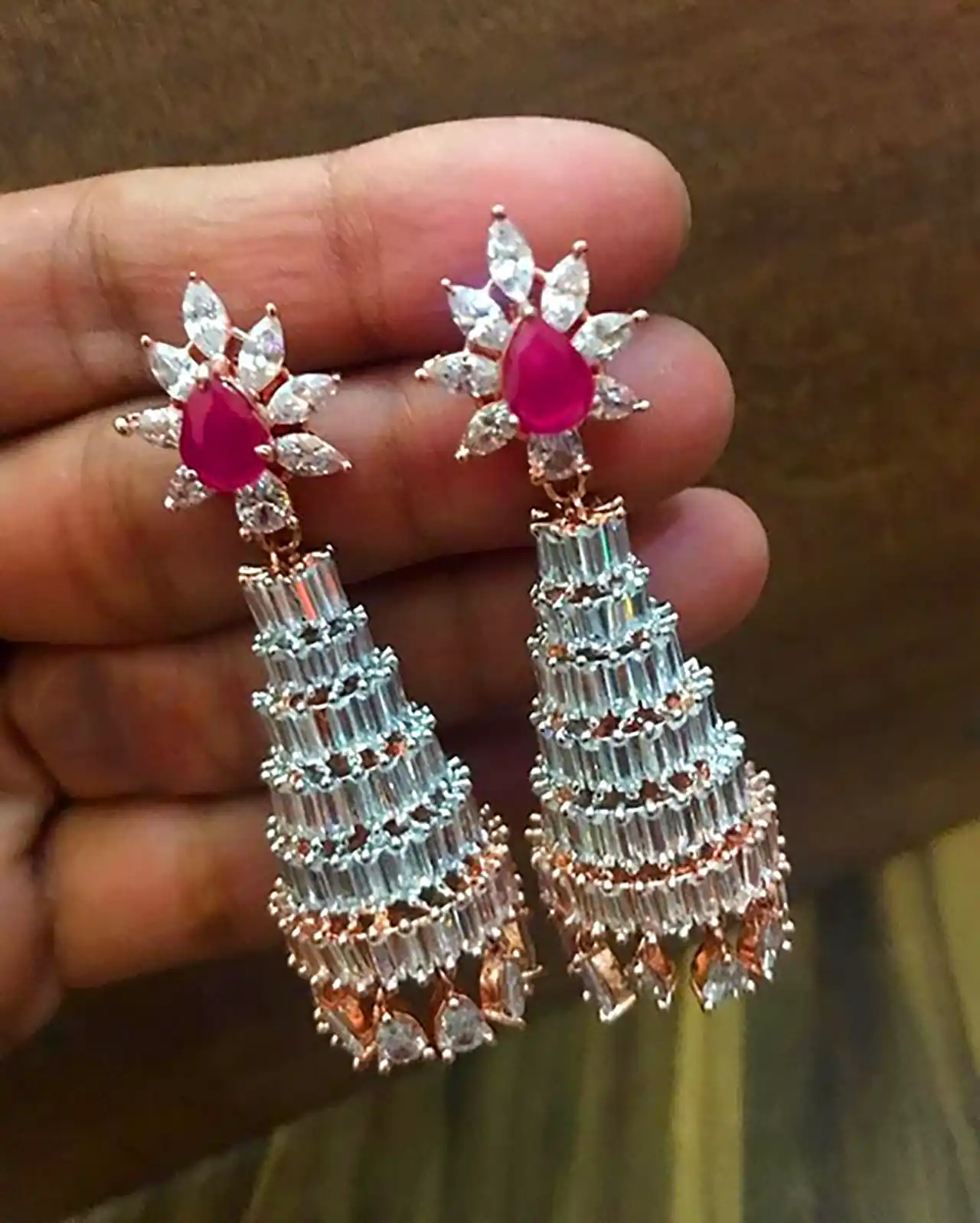 گوشواره جواهرنشان خاص 