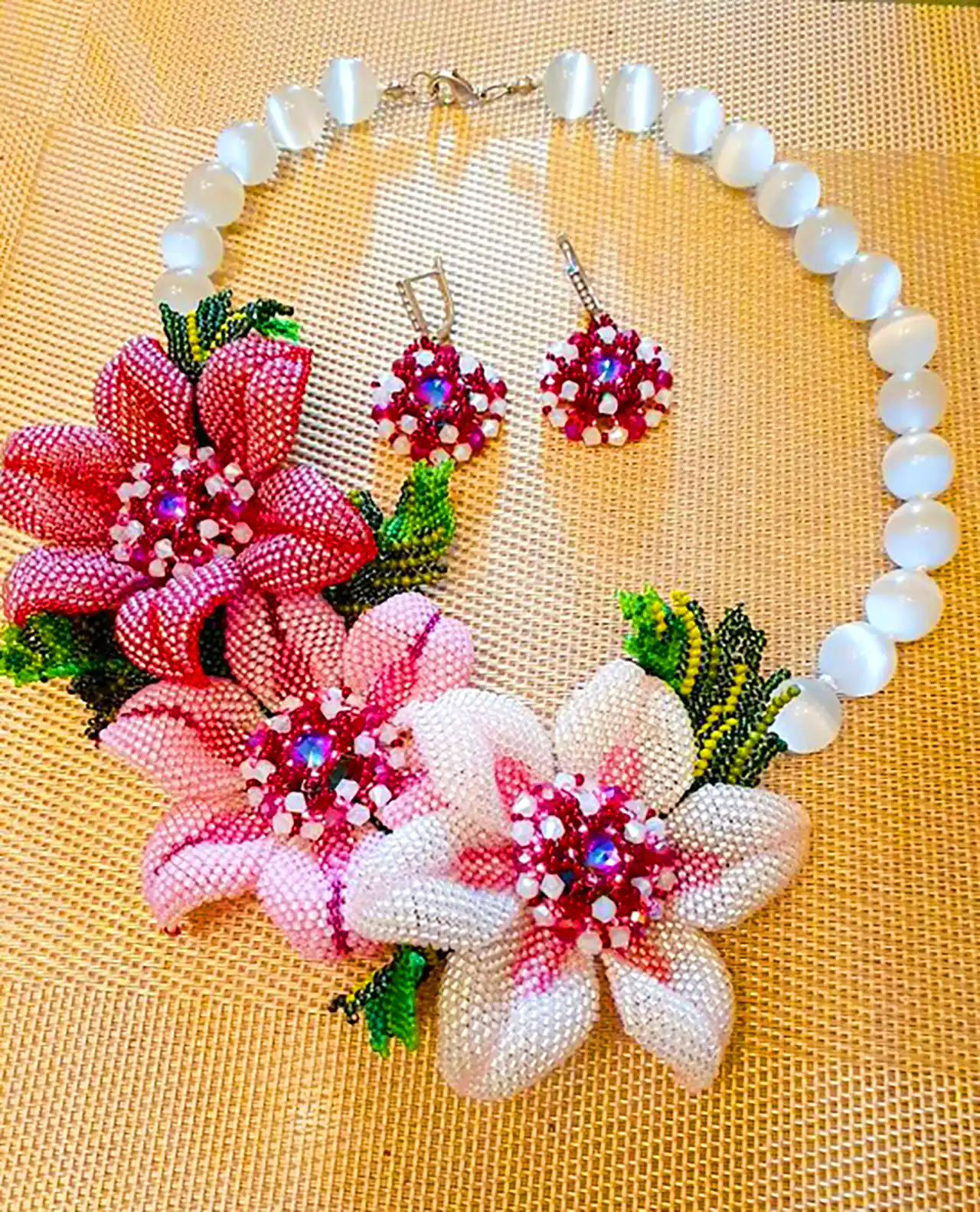 گردنبند منجوق دوزی رومانتویی