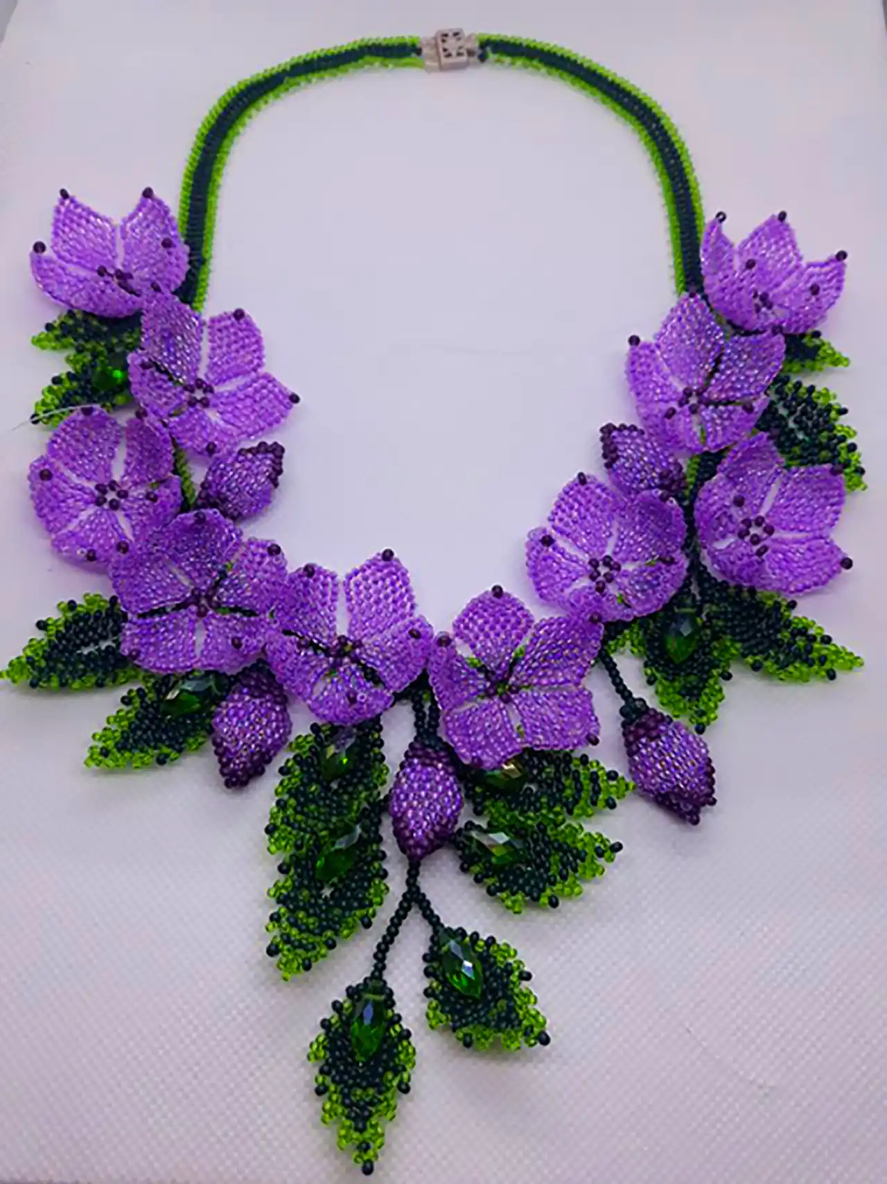 گردنبند منجوق دوزی رومانتویی