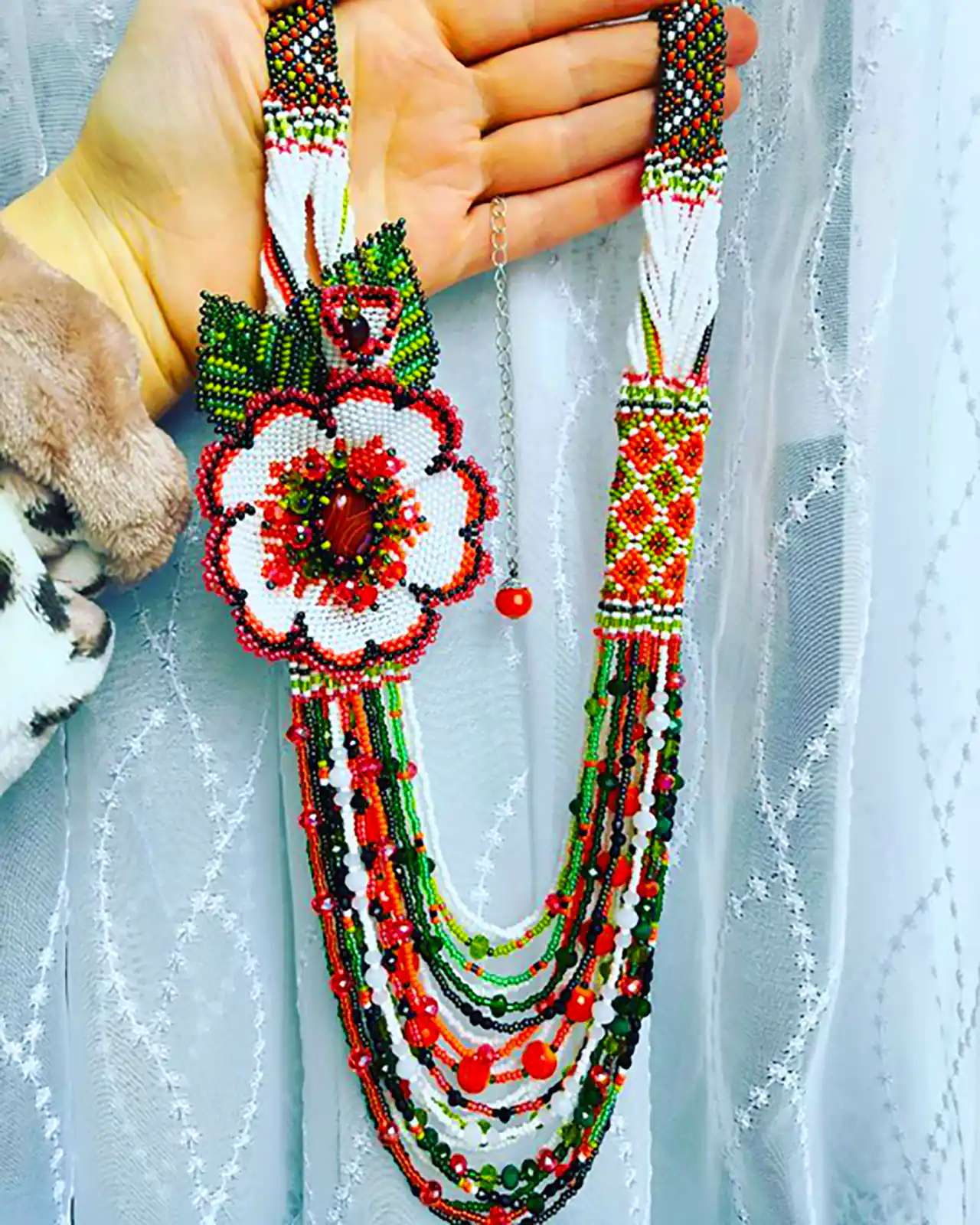 گردنبند منجوق دوزی رومانتویی