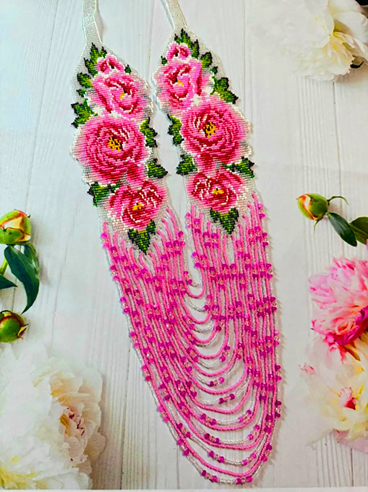 گردنبند منجوق دوزی رومانتویی