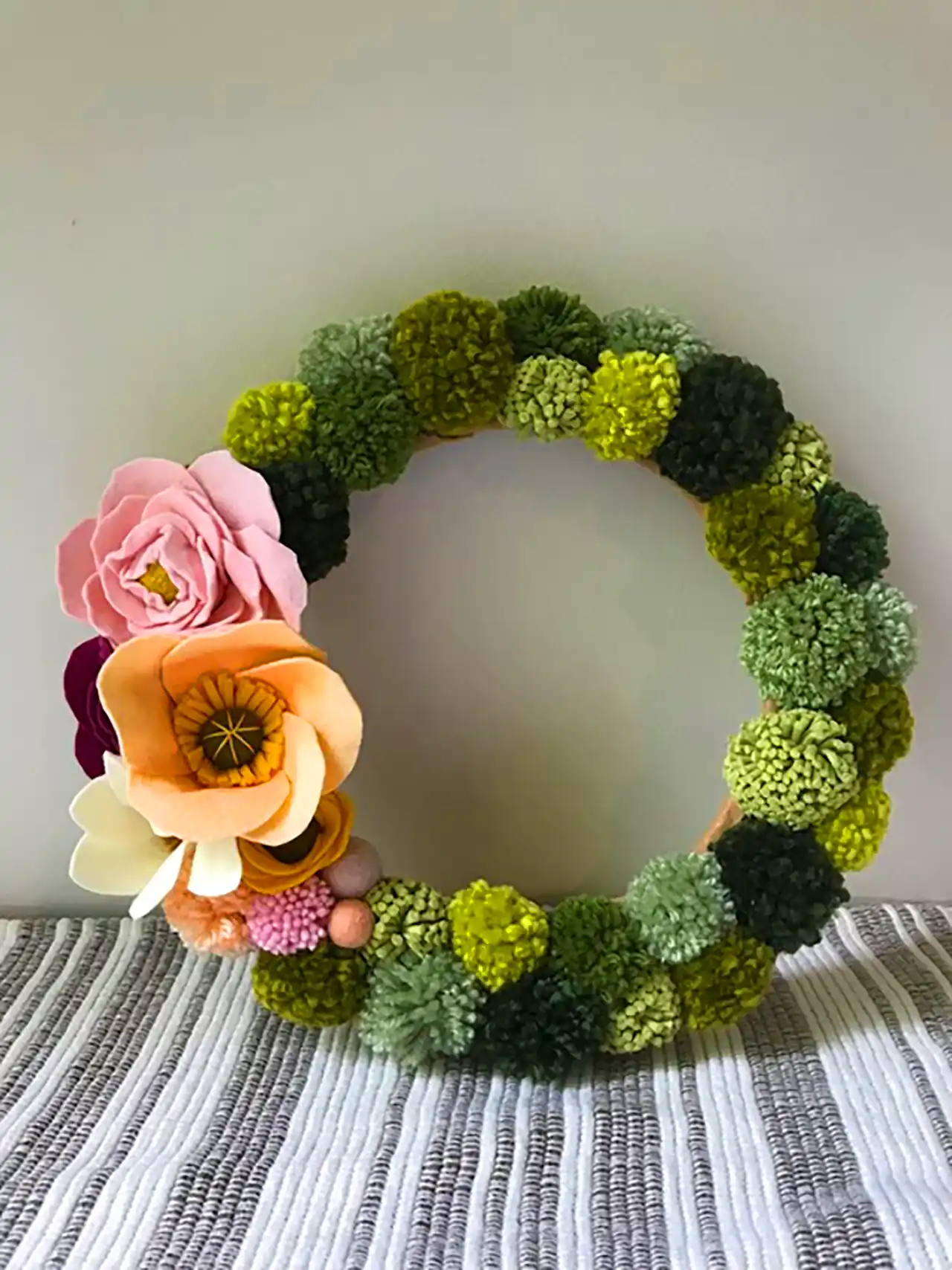 حلقه گل دکوری شیک