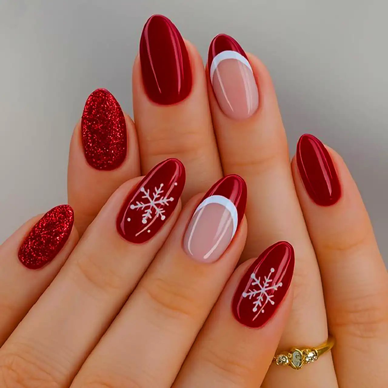 کاشت ناخن با رنگ گیلاسی