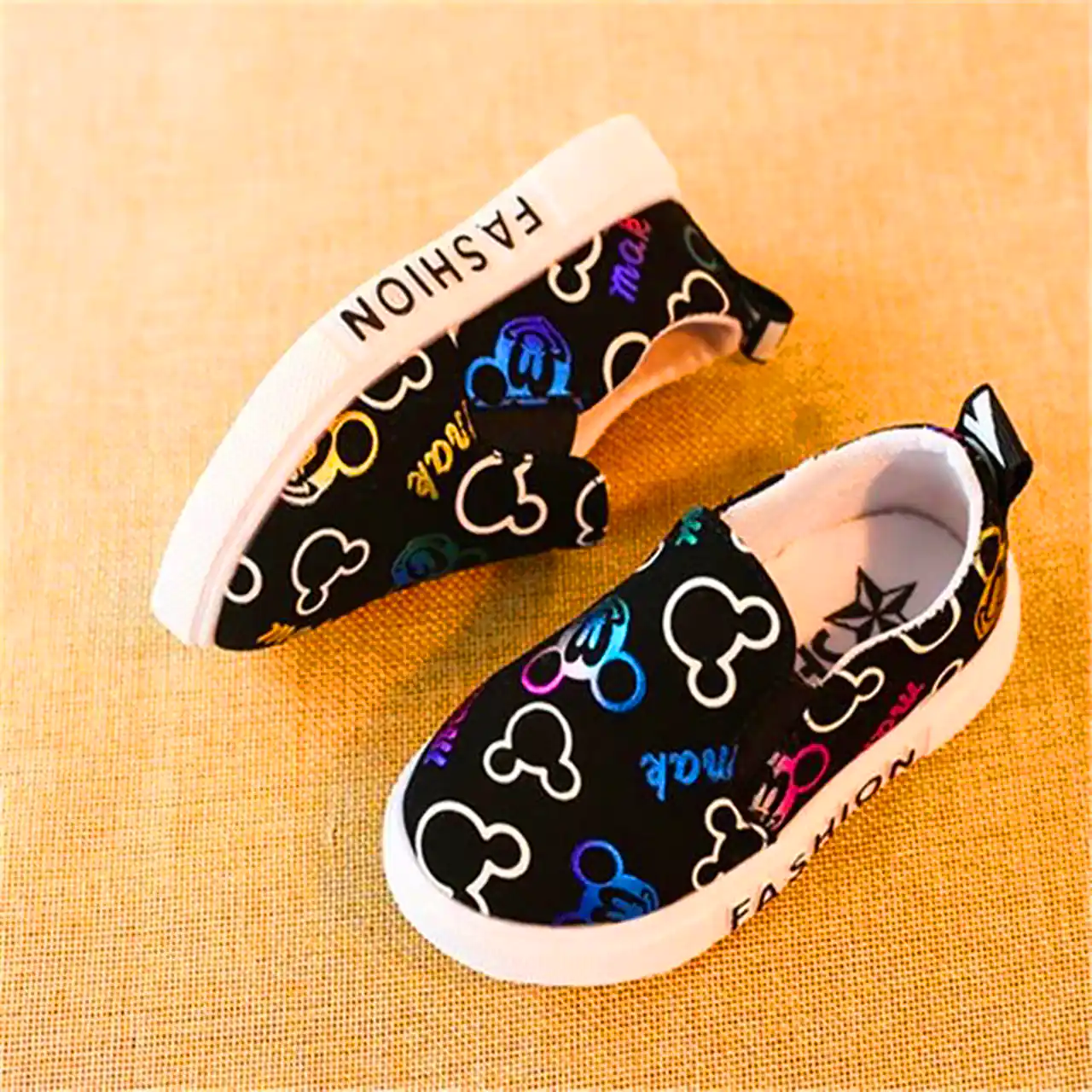 کتونی ساقدار کودکانه