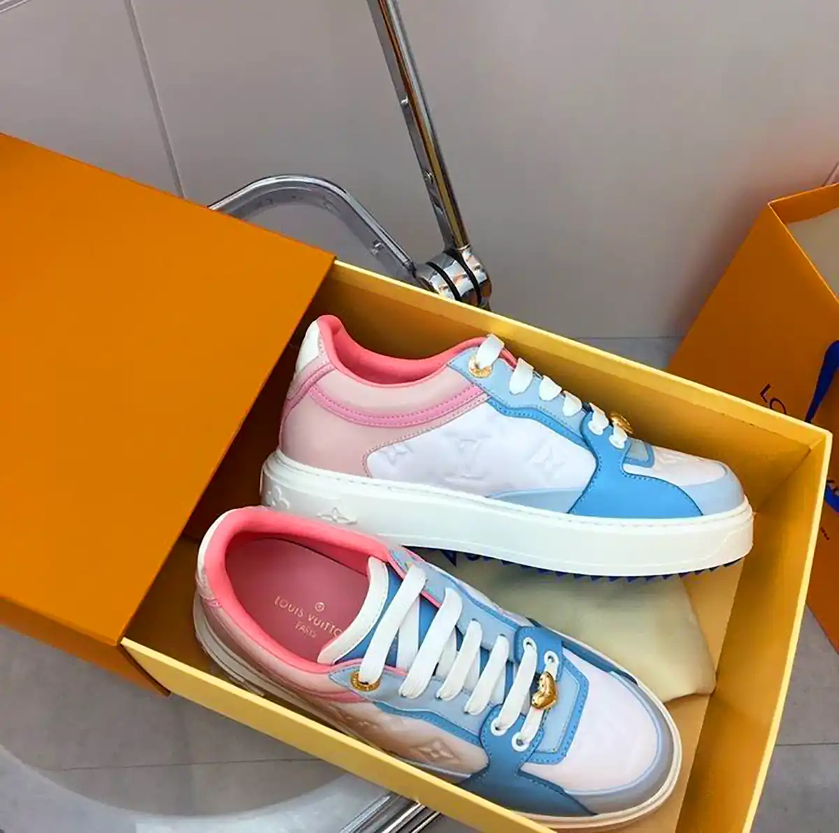 کتونی زیبا و جدید دخترانه