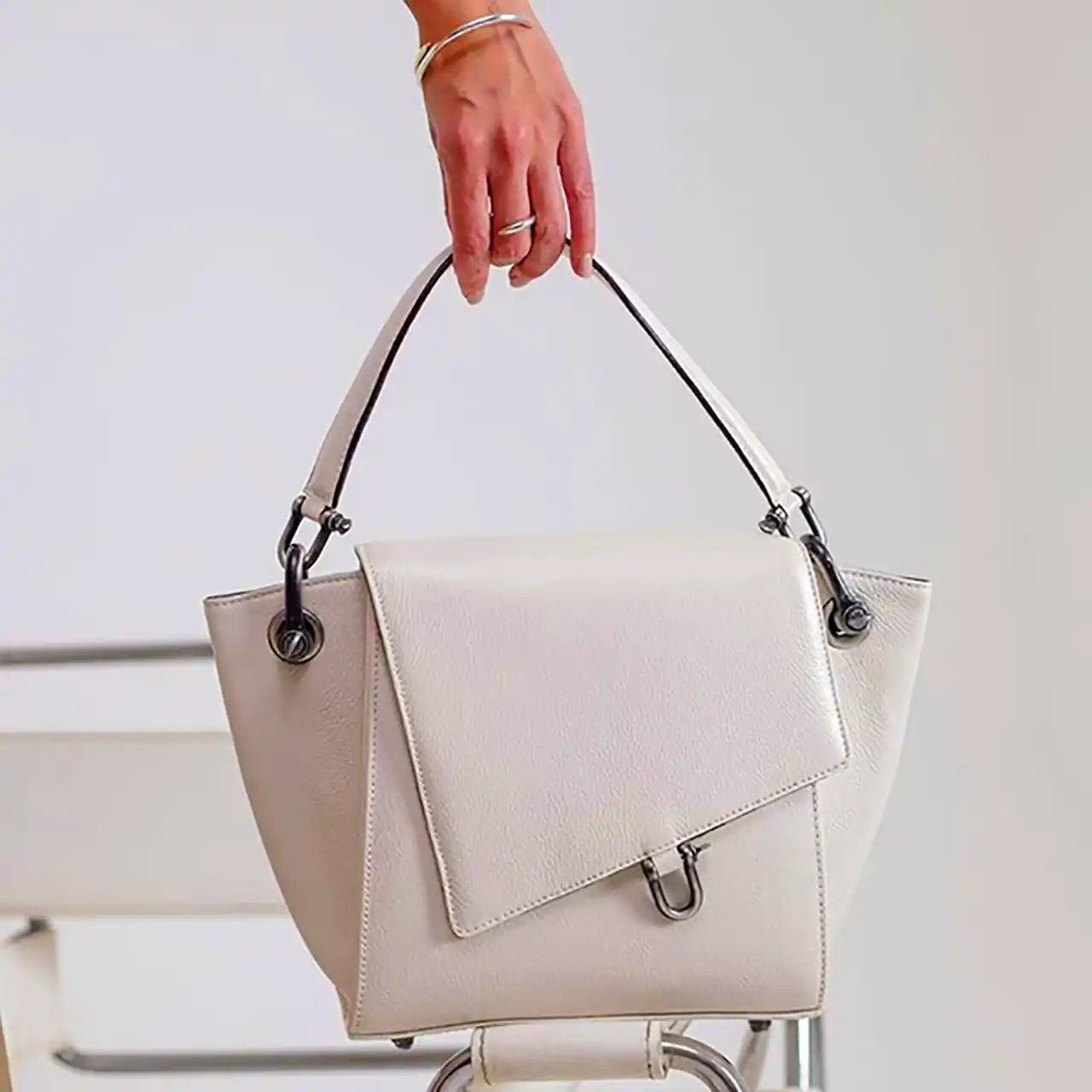 کیف دخترانه کرم استخوانی