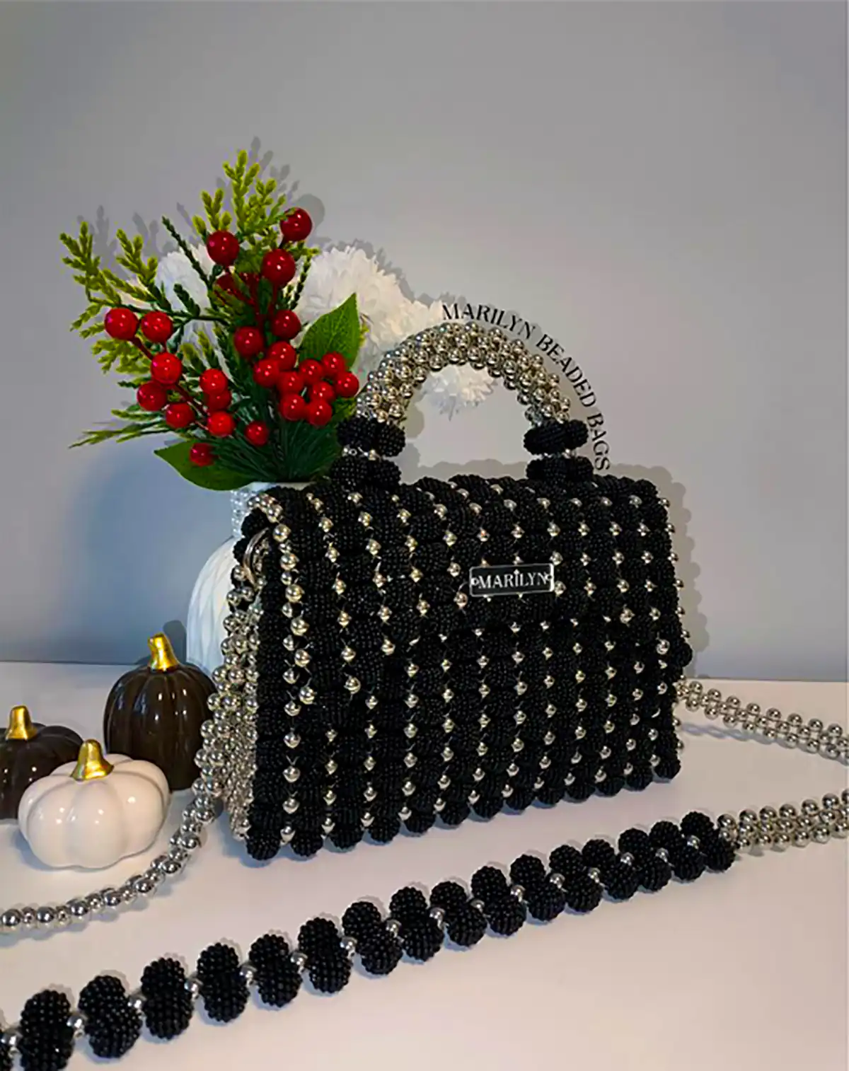 کیف مجلسی مهره دوزی شده