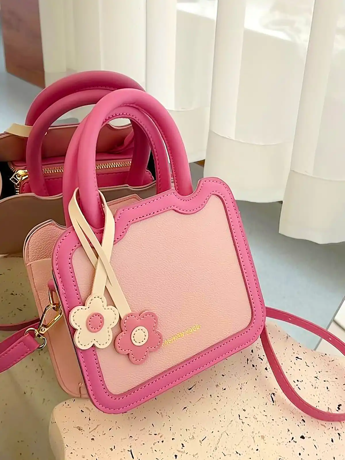 کیف صورتی مدروز