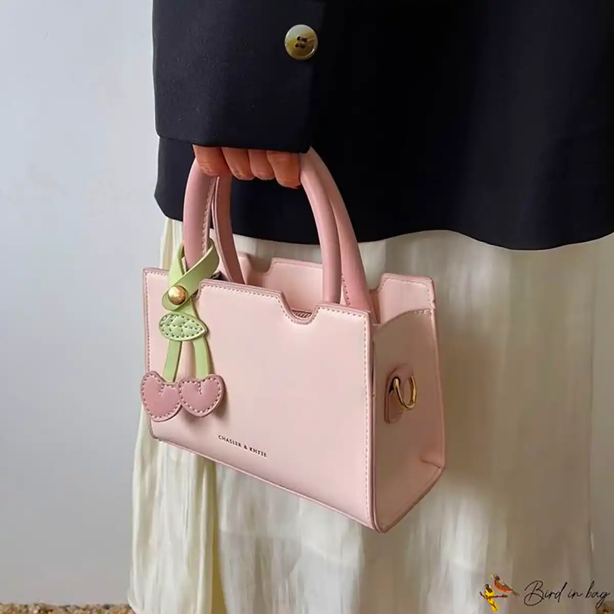 کیف صورتی مدروز