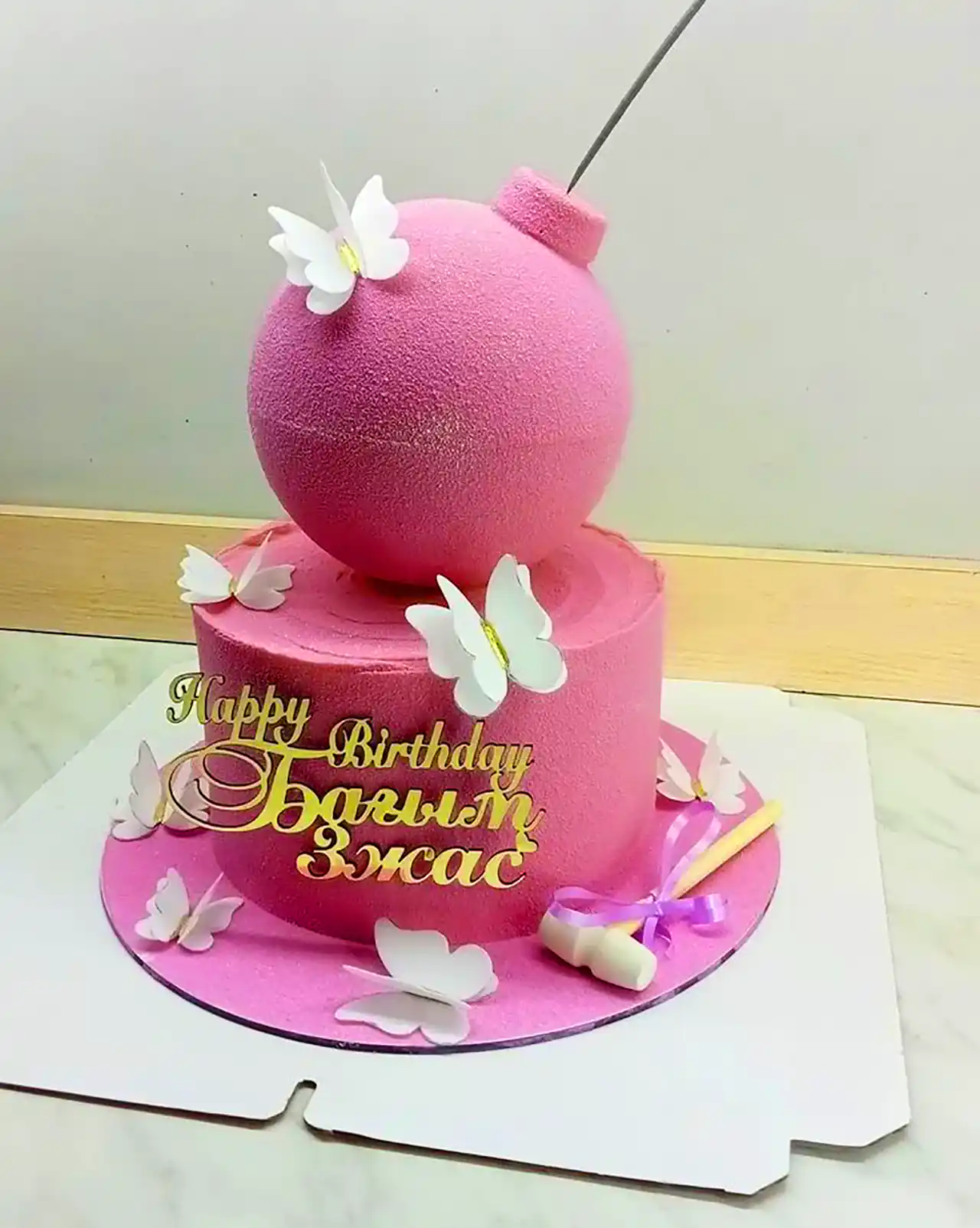 کیک تولد صورتی پینترستی