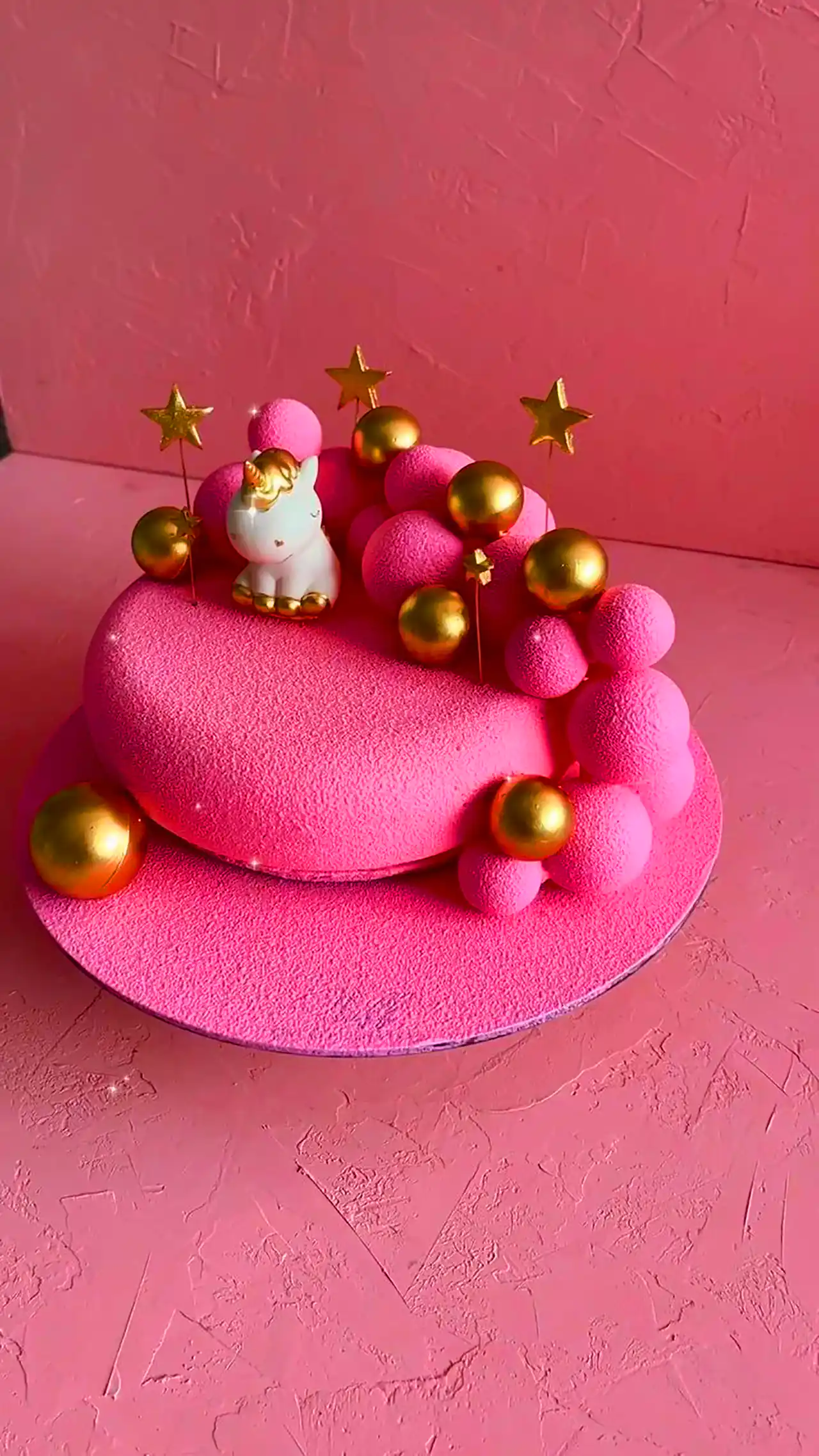 کیک تولد صورتی پینترستی