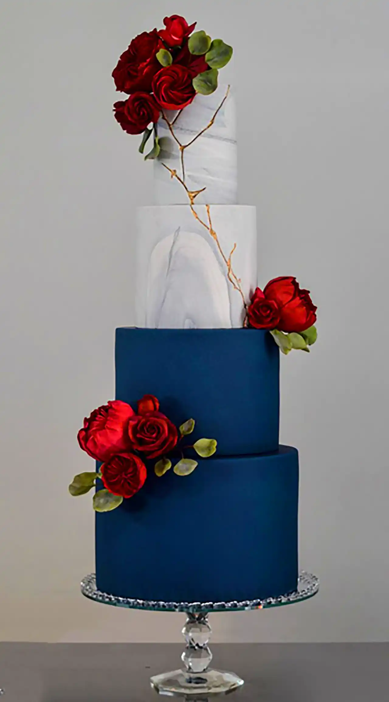 کیک برای مراسم عقد با تم آبی