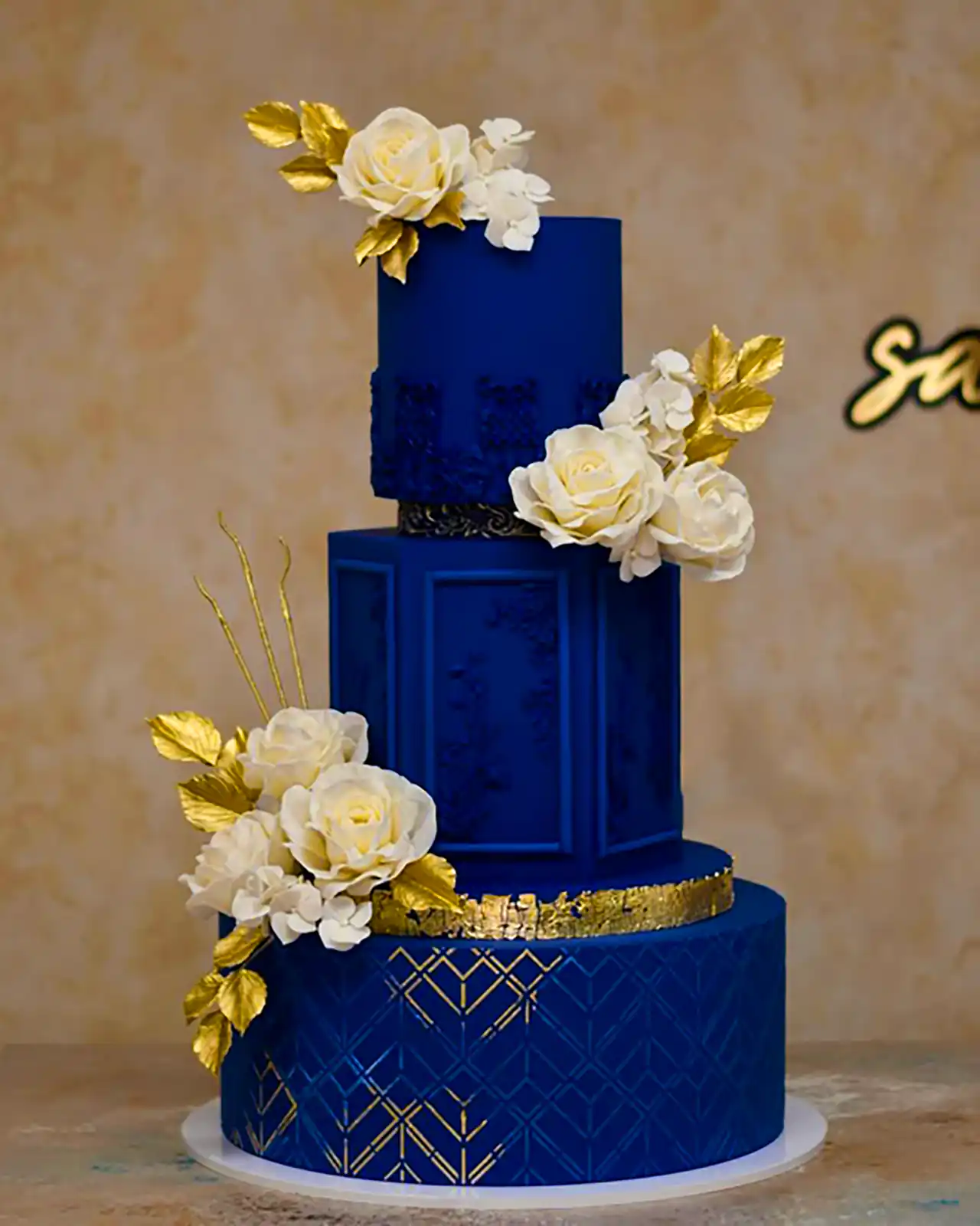 کیک برای مراسم عقد با تم آبی