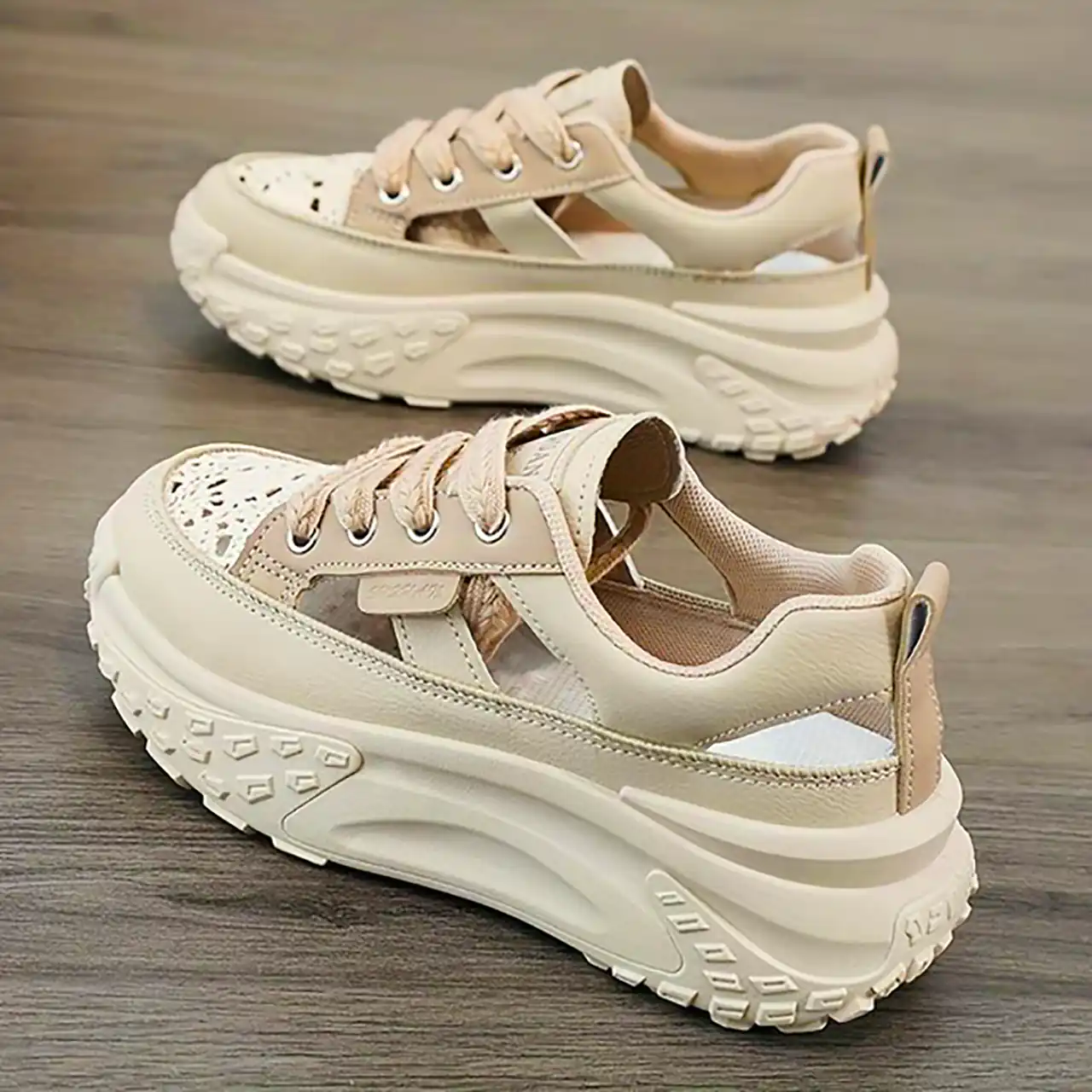 کتونی لوکس کرمی