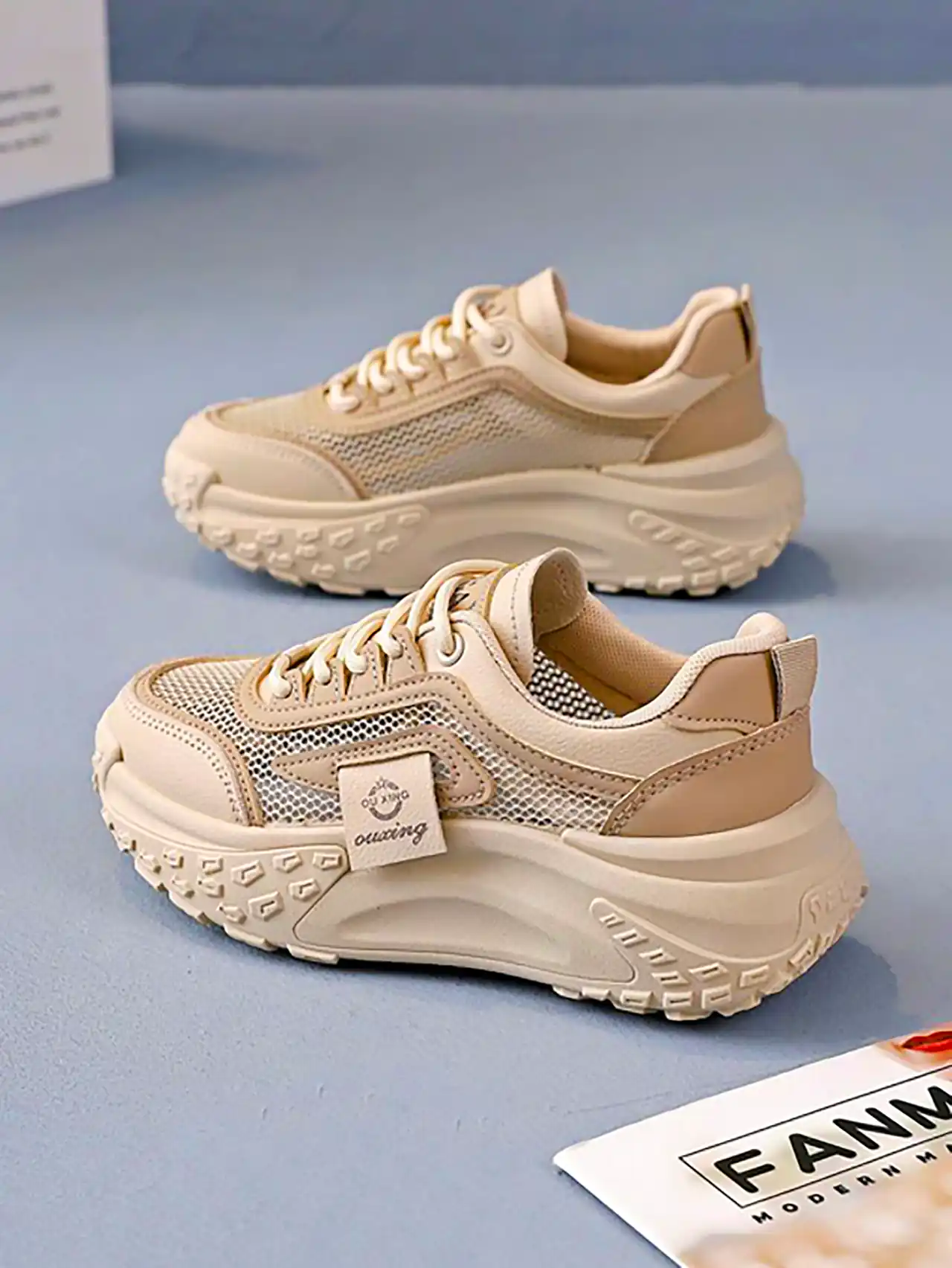 کتونی لوکس کرمی