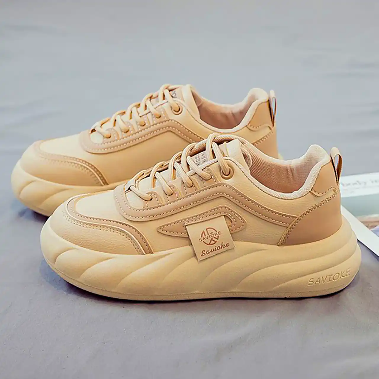 کتونی لوکس کرمی