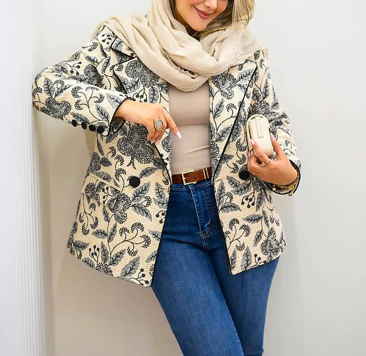 کت زنانه با پارچه طرحدار