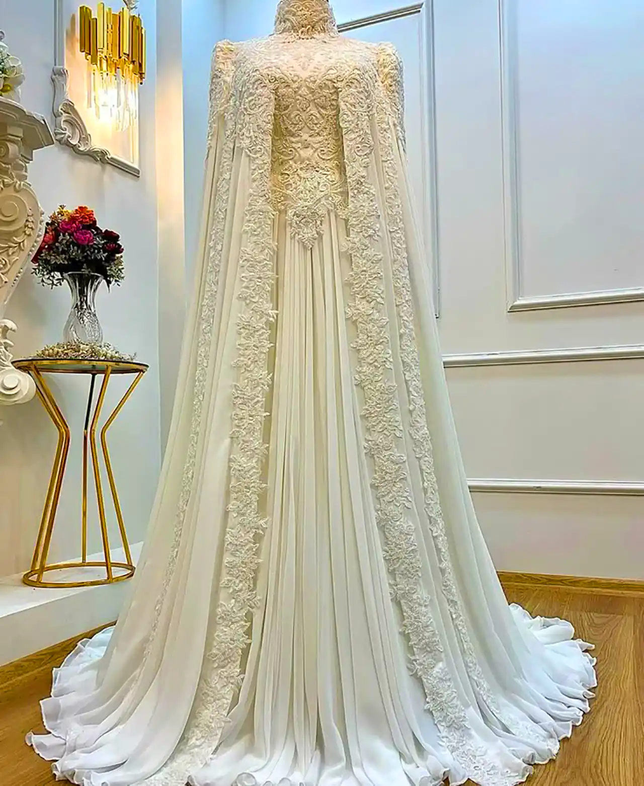 لباس عروس شنل دار ساده