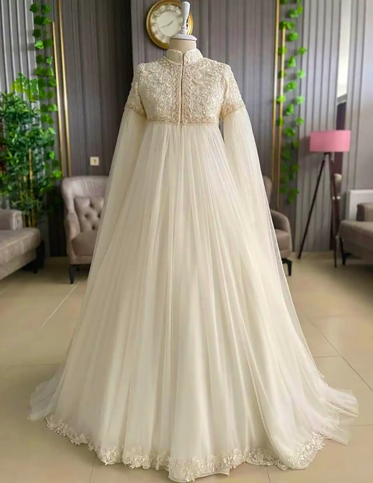 لباس عروس شنل دار ساده