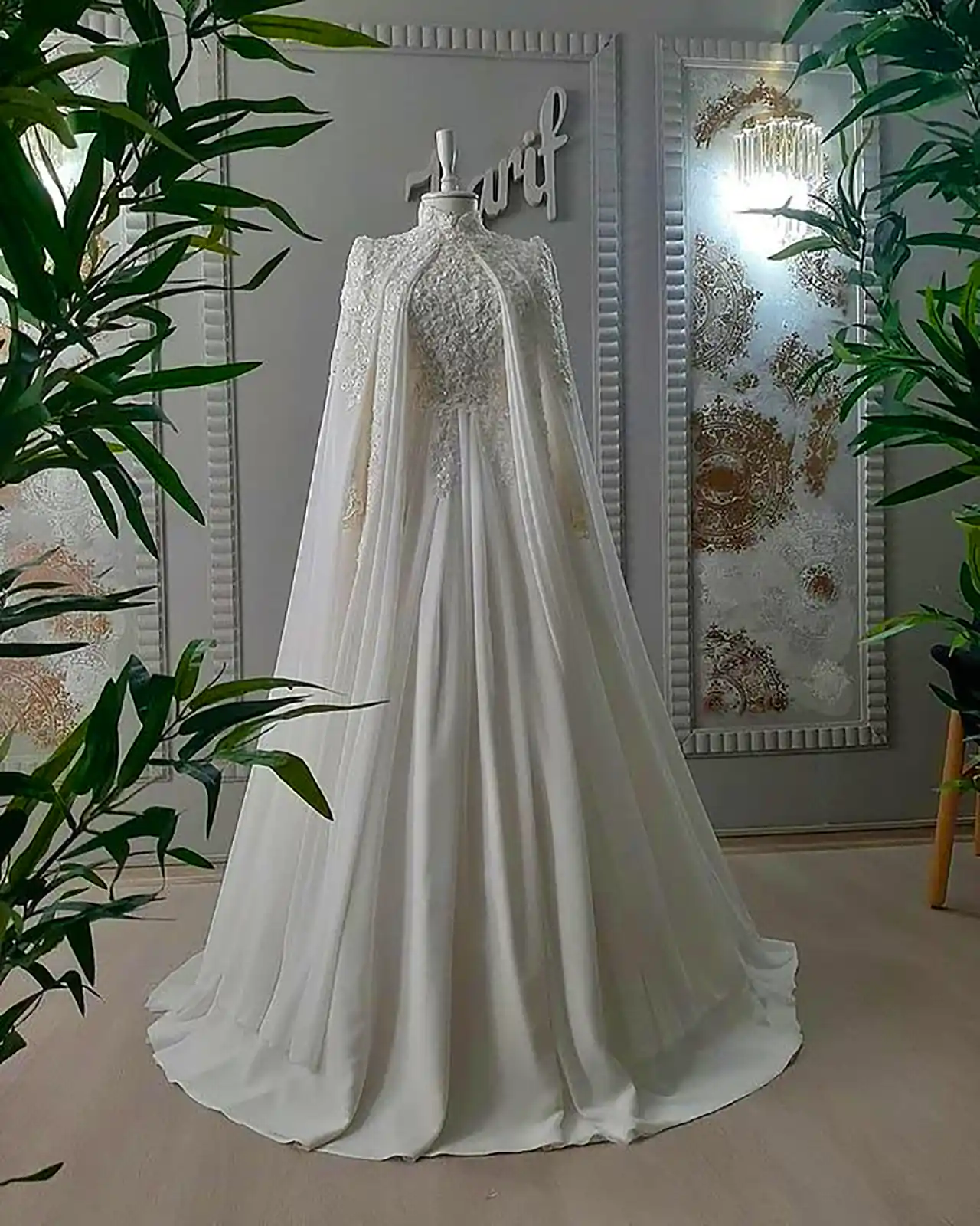 لباس عروس شنل دار ساده