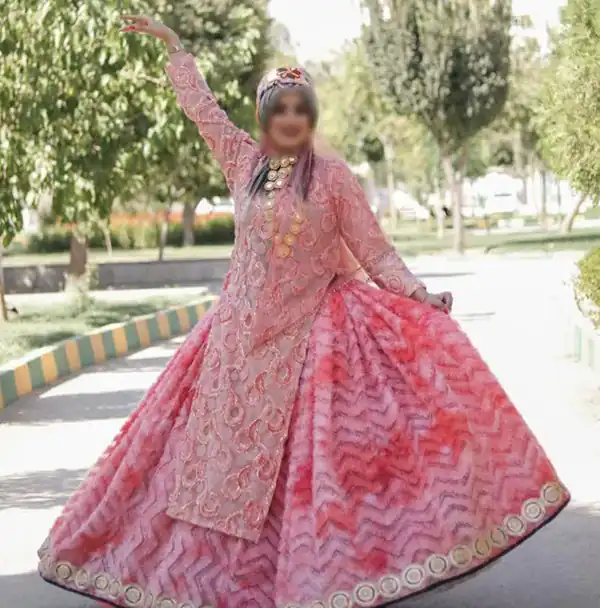 تعبیر خواب لباس محلی صورتی + برای زن متاهل و باردار و دختر مجرد و از دید مولف