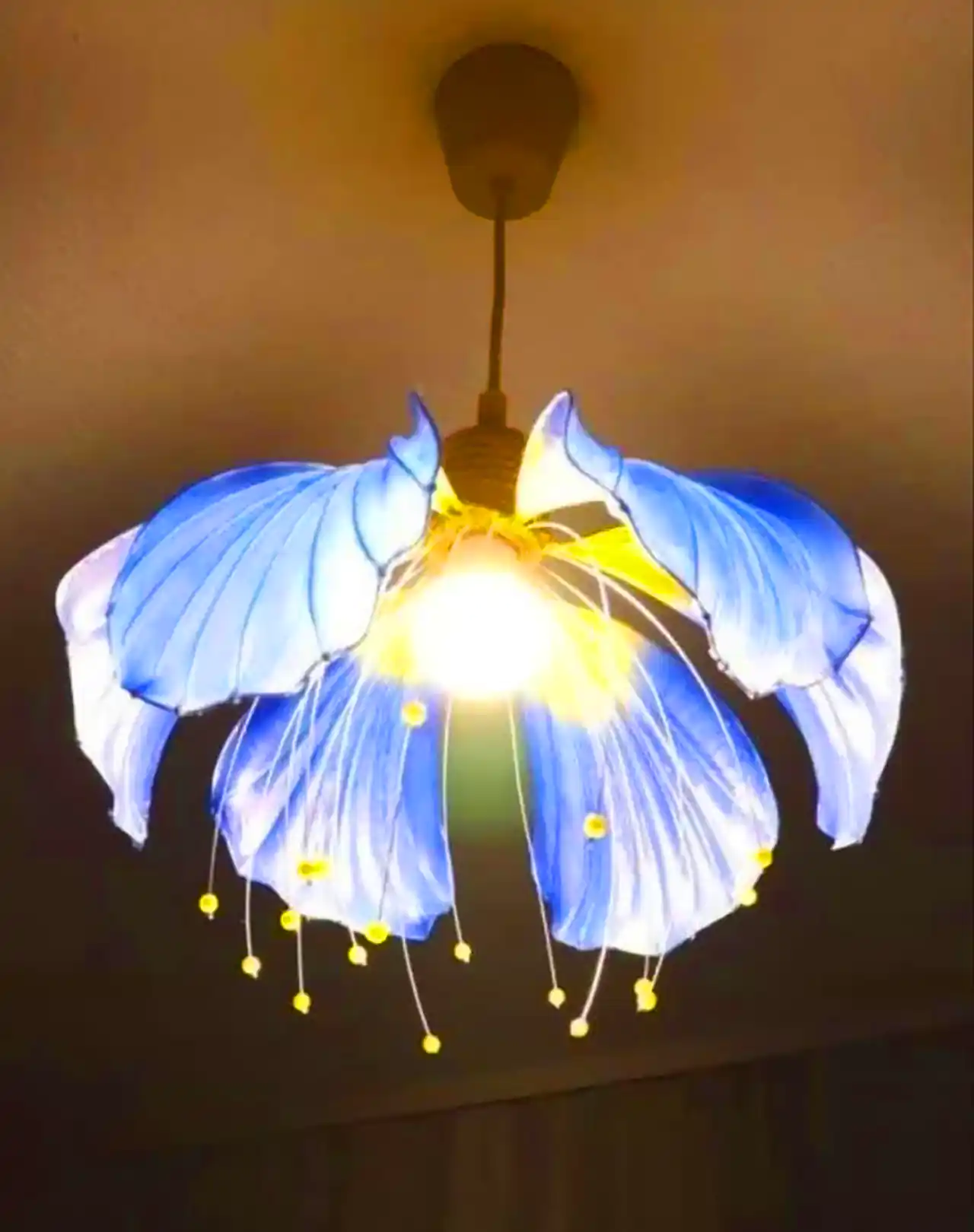 لوستر و چراغ آویز طرح گل 