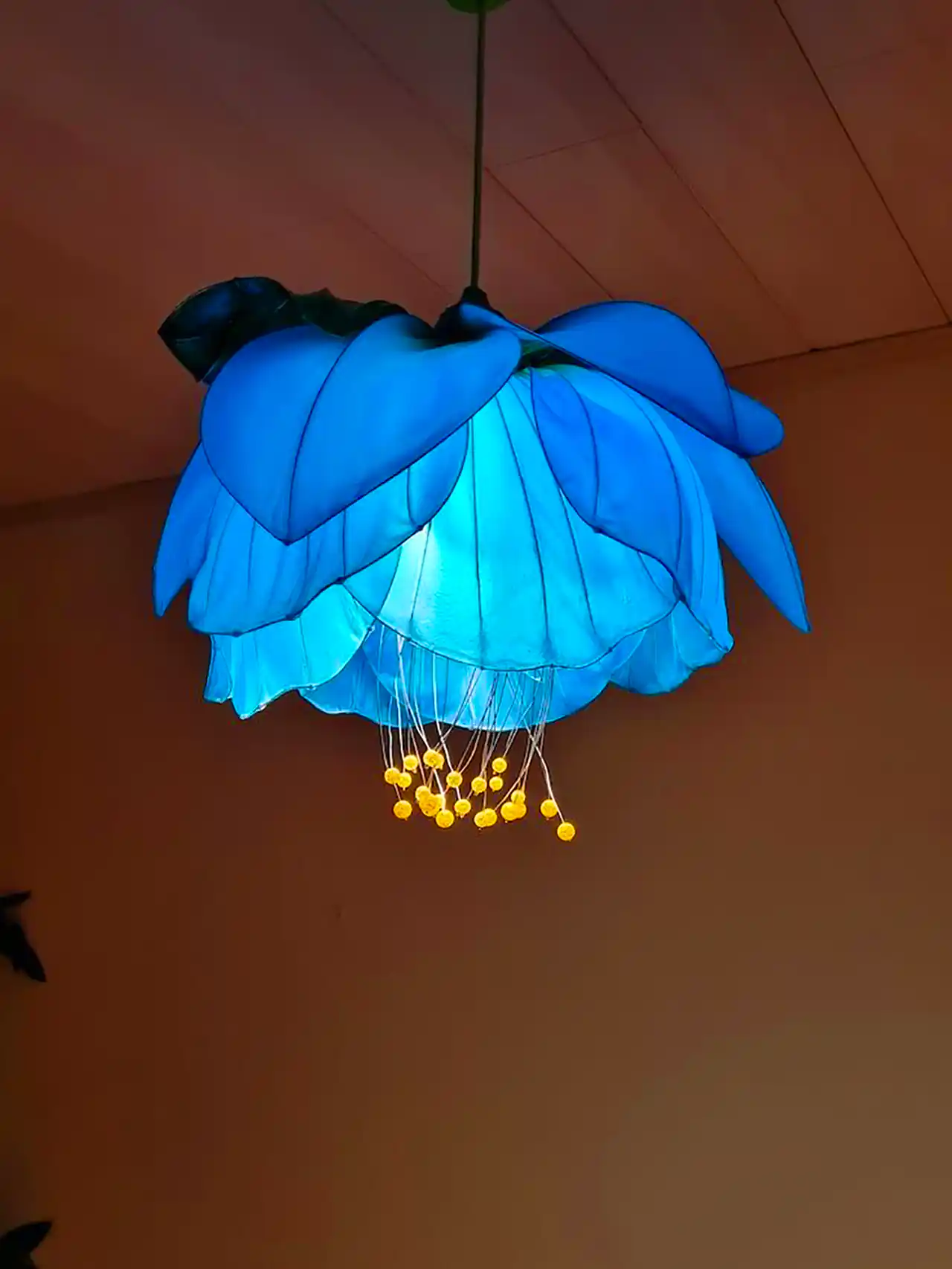 لوستر و چراغ آویز طرح گل 