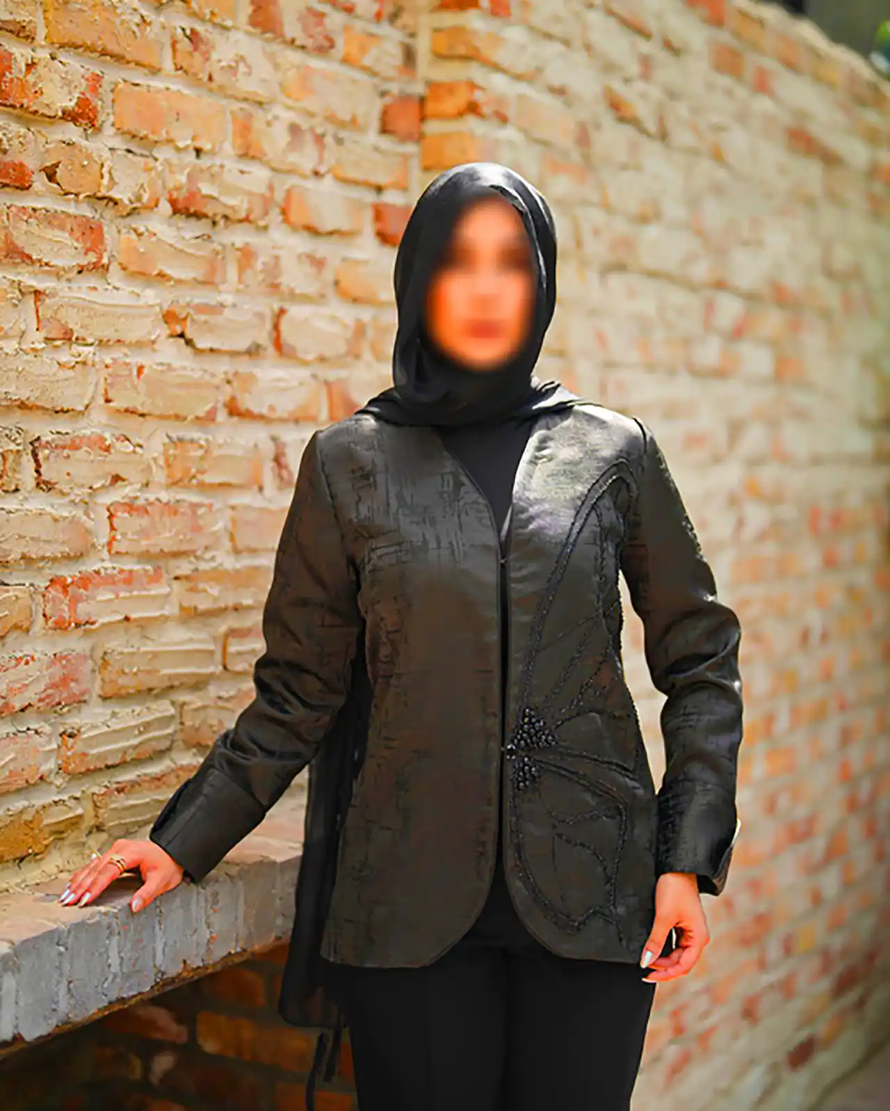 مانتو مشکی شکیل و خاص 