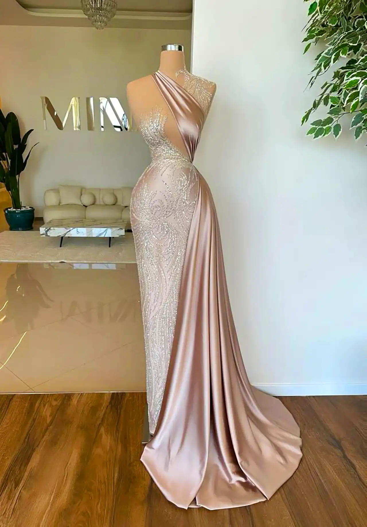 ماکسی مجلسی برای تالار