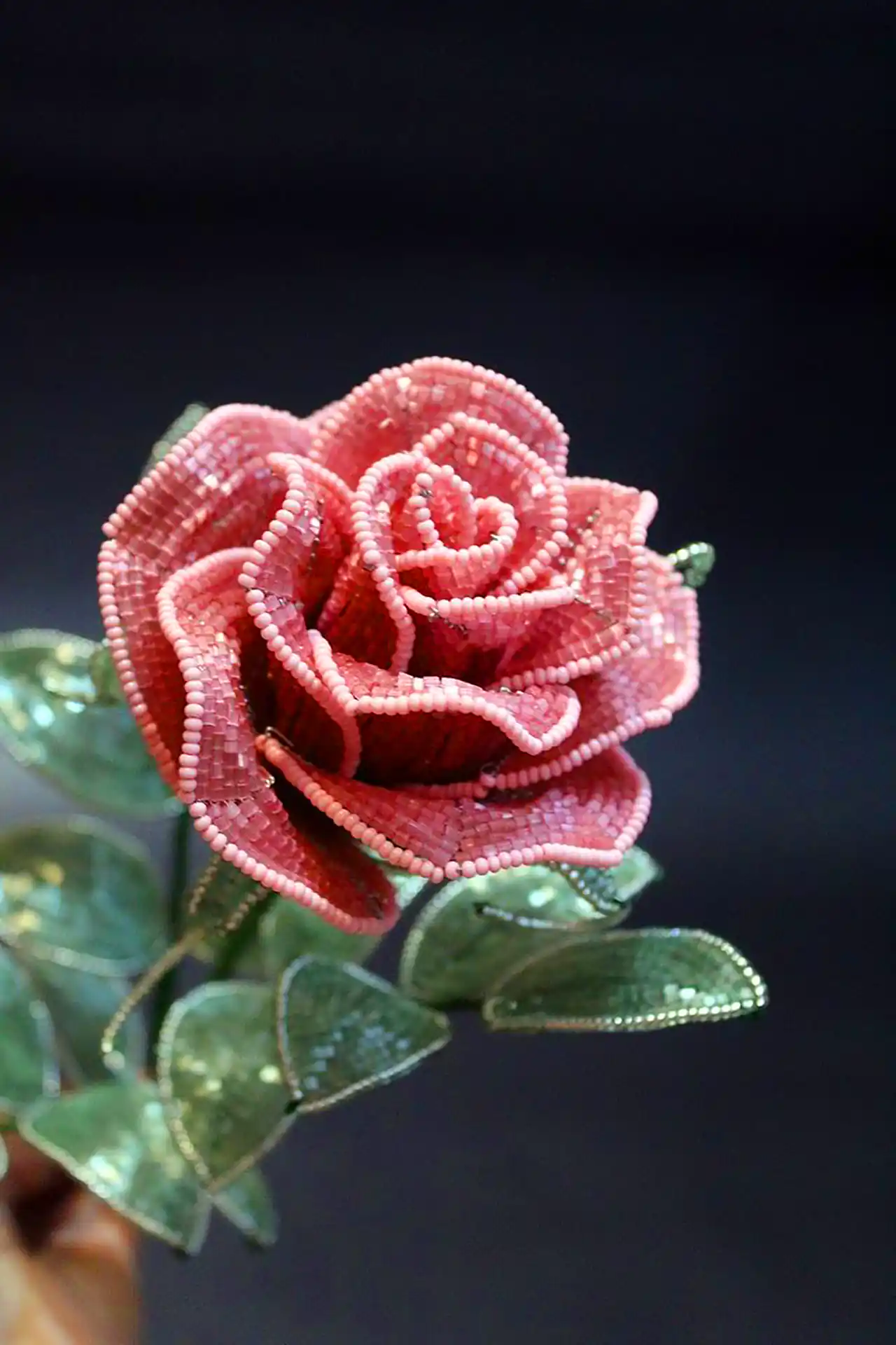 مدل گل تزئینی منجوق بافی