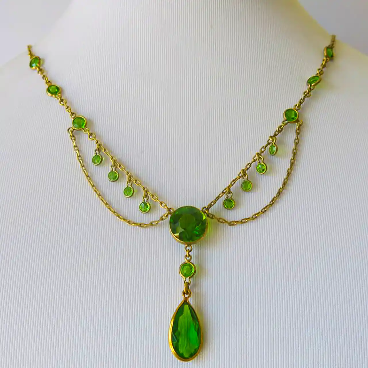 مدل گردنبند با سنگ های زیبا