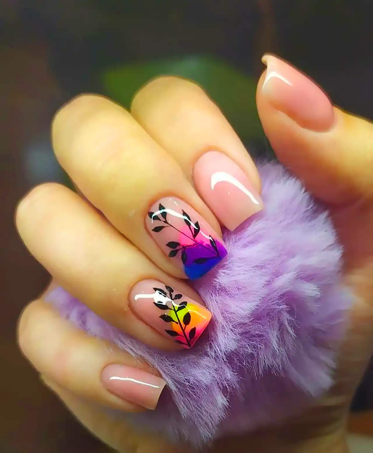 مدل ناخن با دیزاین برگ زیتون 