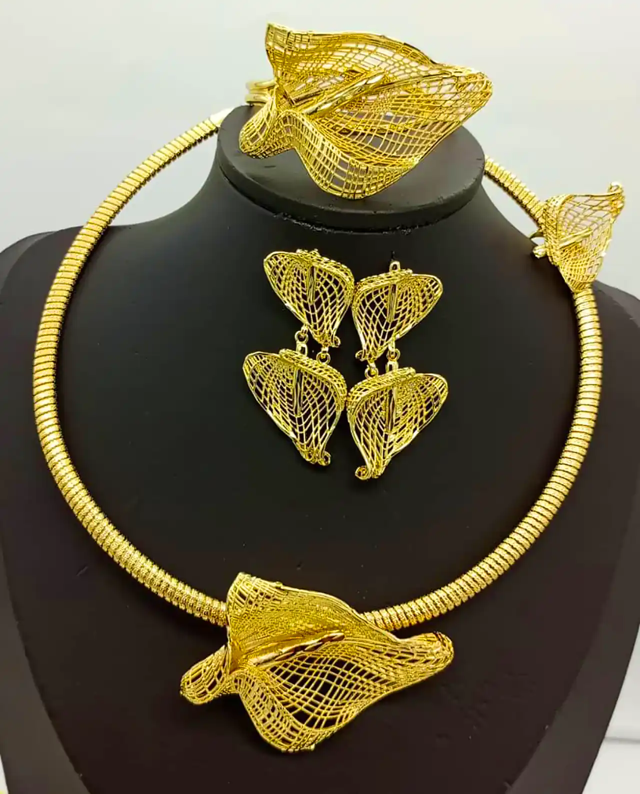 مدل سرویس طلا اجرت بالا