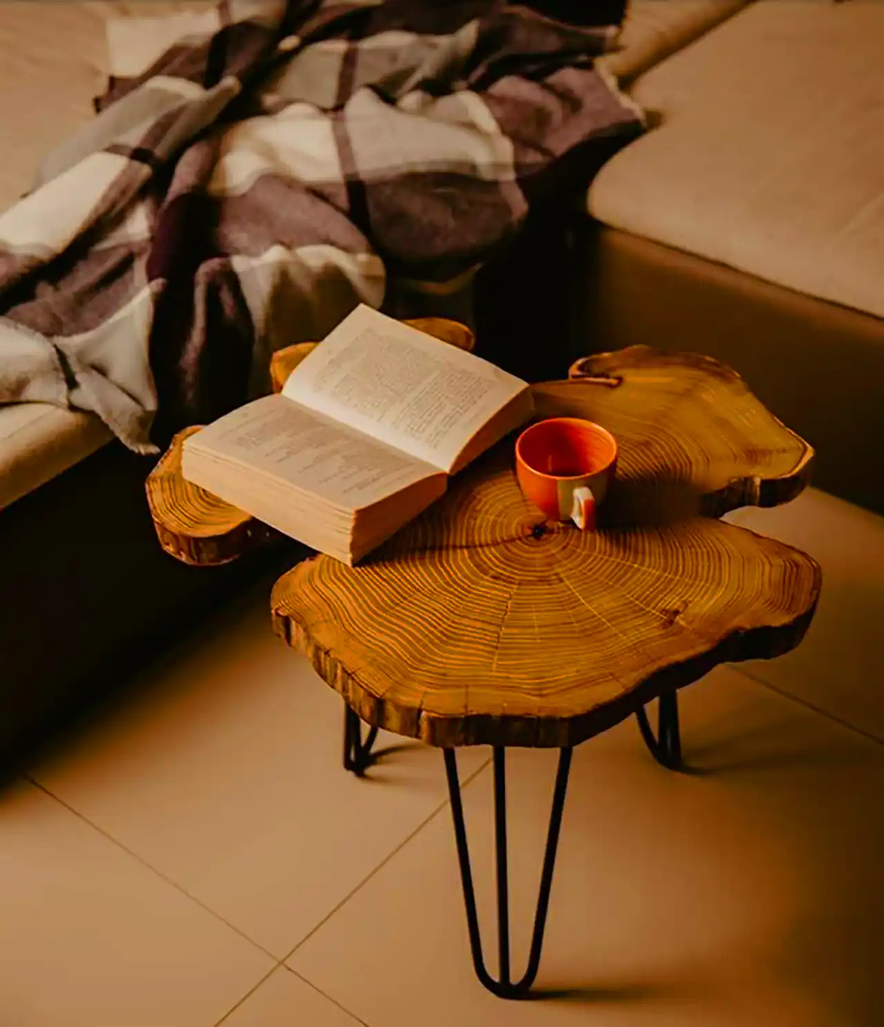 میز چوبی تنه درختی