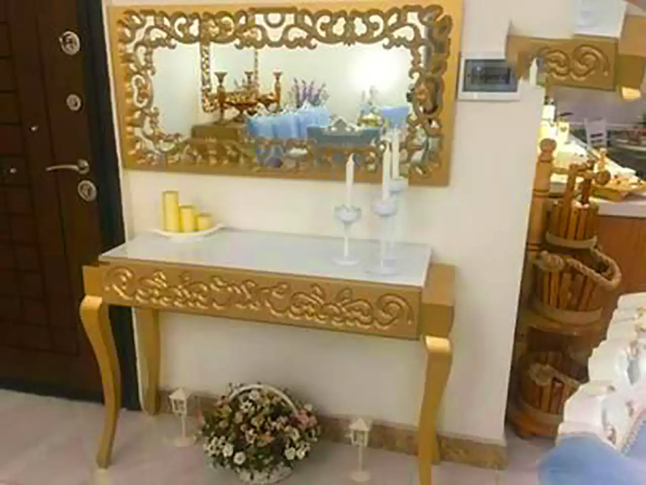 میز کنسول پایه طلایی