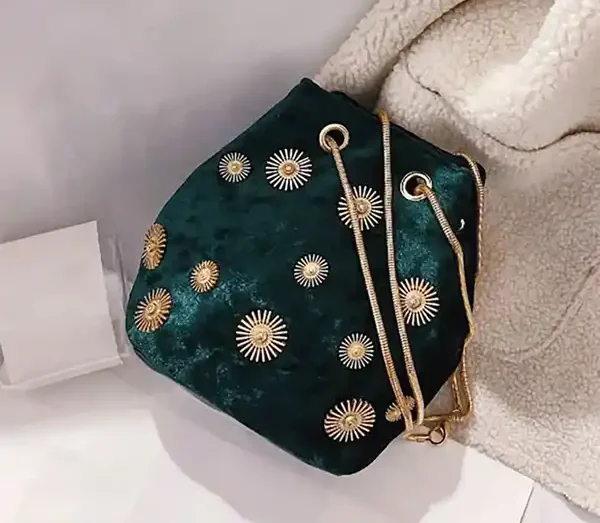مدل کیف پارچه ای مخمل + درخشش استایل شما با مدل کیف پارچه ای مخمل
