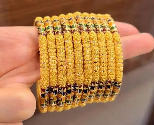 مدل النگو اماراتی + برق طلای خاص با طرح های ظریف و جذاب اماراتی