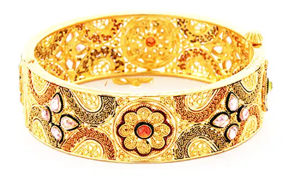 مدل النگو اماراتی + برق طلای خاص با طرح های ظریف و جذاب اماراتی