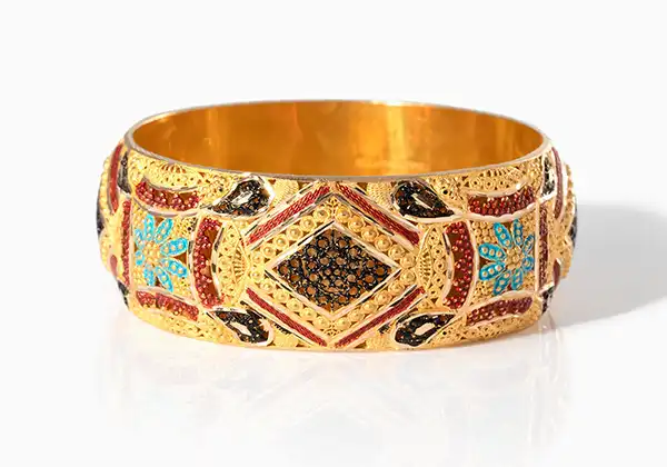 مدل النگو اماراتی + برق طلای خاص با طرح های ظریف و جذاب اماراتی